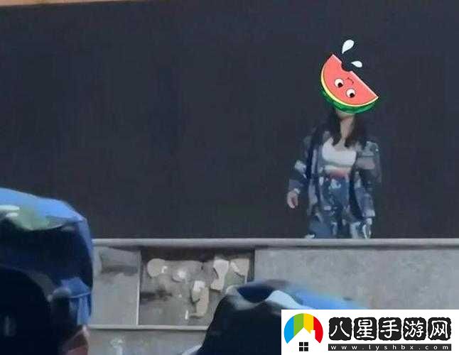 軍訓(xùn)大白兔蹦出來(lái)了